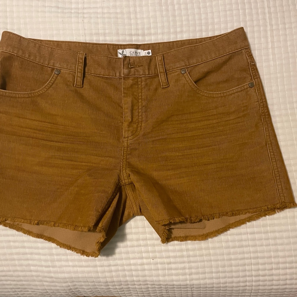 Carve Designs 4” shorts